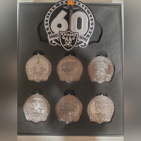 2019 Oakland Raiders 60th Anniversary Commemorative Coin and Sports Patch x 1. - Picture 5 of 9